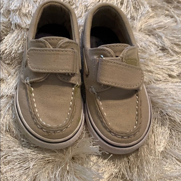 Sperry Other - Pair of khaki canvas Sperrys